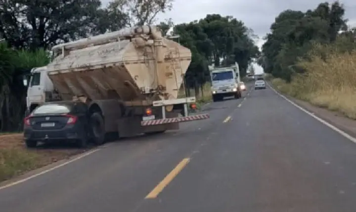 Acidente entre carro e caminhão é registrado na PR-281, entre São Jorge D'Oeste e São João