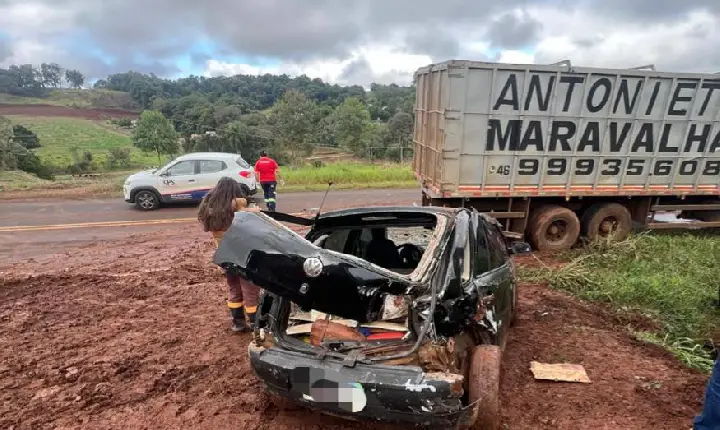 Acidente entre carro e caminhão mobiliza equipes de emergência na PR-475, em São Jorge D’Oeste