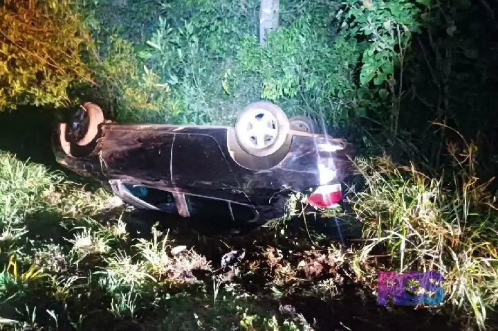 Acidente entre dois carros seguido de capotamento é registrado em São Jorge D’Oeste