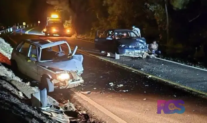Acidente envolvendo três veículos deixa cinco pessoas feridas na PR-471