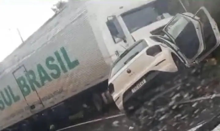 Acidente grave na PR-475 entre São Jorge D’Oeste e Quedas do Iguaçu deixa vítimas presas às ferragens