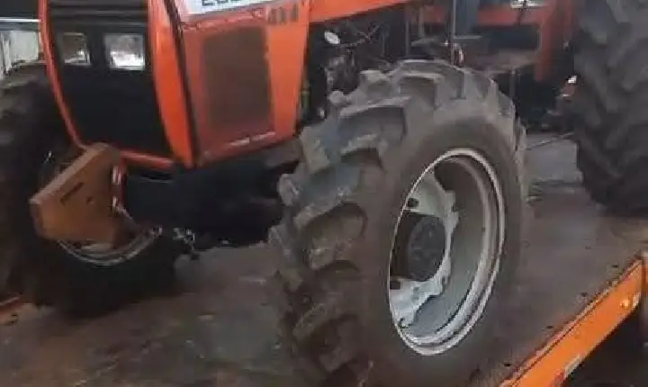 Agricultor é vítima de golpe e perde trator em São João