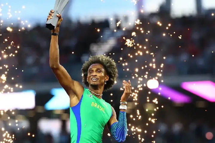 Alison dos Santos concorre ao prêmio Melhor do Ano da World Athetics