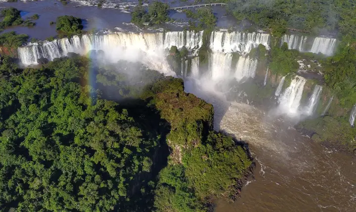 Atrativo do Paraná é o único brasileiro em ranking de parques mais populares no mundo