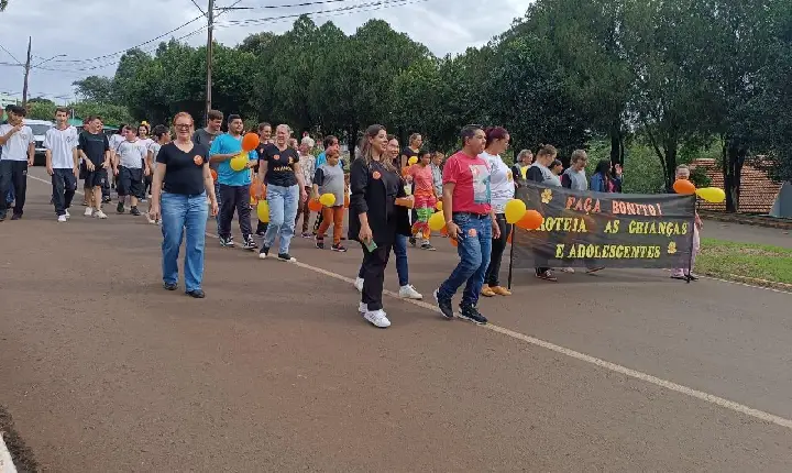 Caminhada em São Jorge D'Oeste alerta sobre o Maio Laranja e o Combate à Exploração de Crianças e Adolescentes