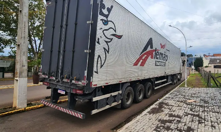 Caminhão com R$ 250 mil em doações para o RS é roubado em Curitiba