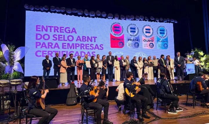 Casa Civil é 1º órgão do Estado a receber o selo “Nós Por Elas” de enfrentamento à violência contra mulher