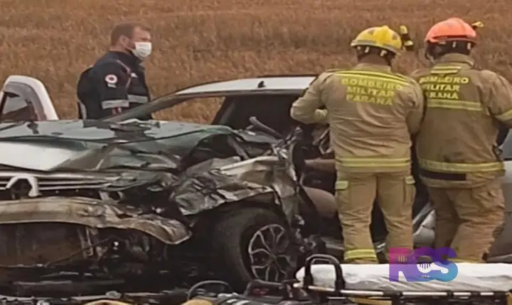 Colisão frontal na PR-281 deixa mulher morta e quatro feridos em Dois Vizinhos