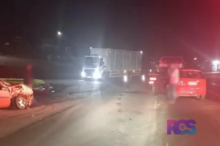 Colisão frontal na PRC-280 deixa dois motoristas feridos em Marmeleiro