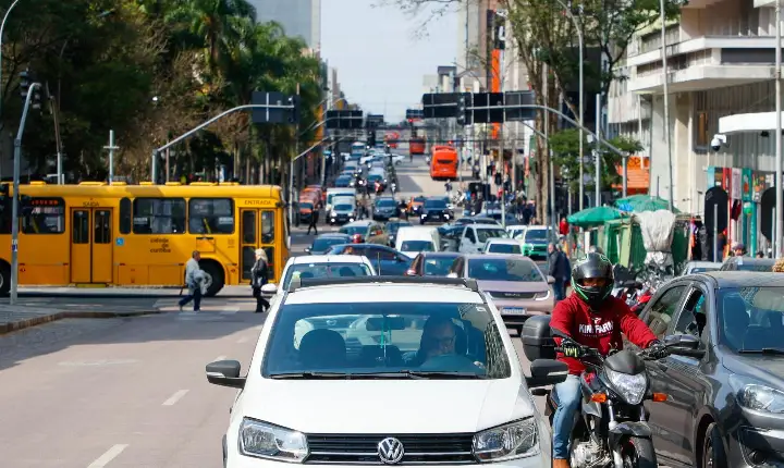 Com redução do IPVA, emplacamentos aumentaram 42% no Paraná entre 2024 e 2025