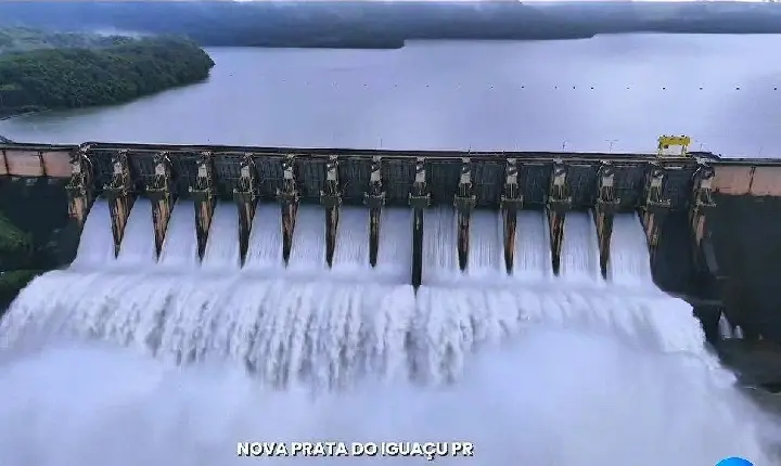 Comportas da Usina Salto Caxias seguem abertas após fortes chuvas no Paraná