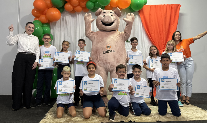 Cresol Liderança realiza formaturas de Projetos Educacionais