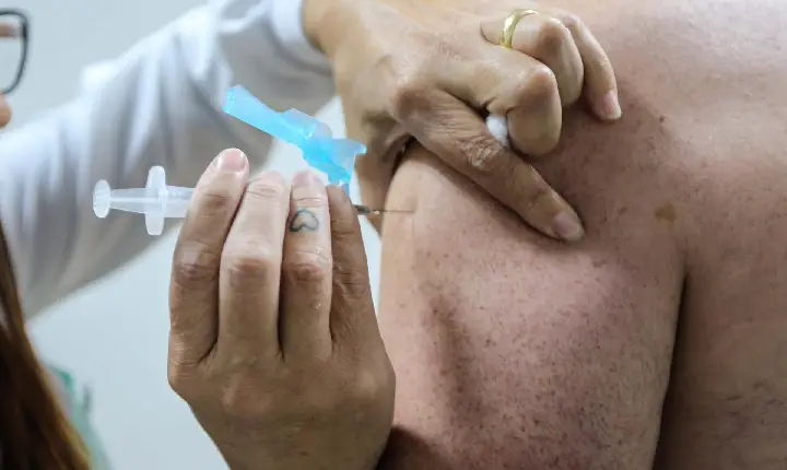 Doenças respiratórias: Saúde reforça importância da vacina para grupos de risco