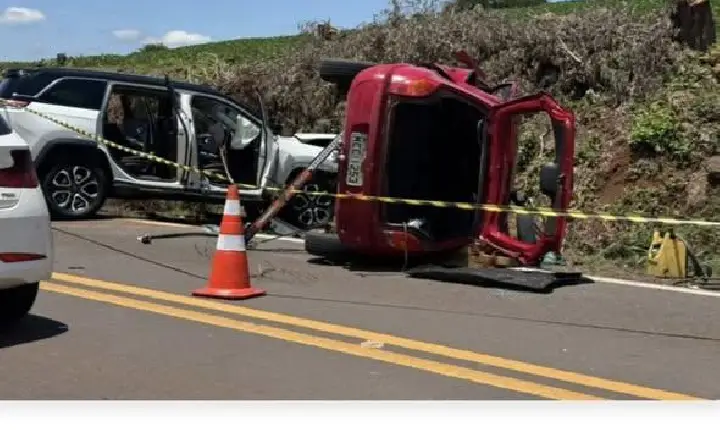 Duas pessoas morrem em grave acidente na PR-180