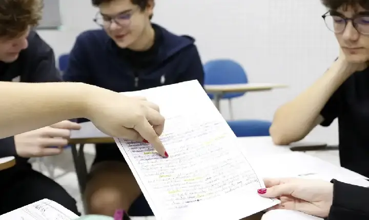 Encceja 2026: alunos já podem consultar cartilha de redação