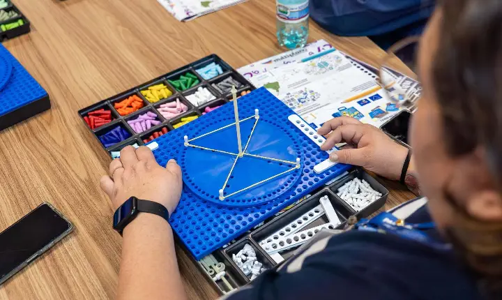 Estado adquire 120 kits para ensino de Matemática a alunos com deficiência visual