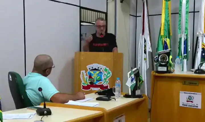 Ex-prefeito Adair Cecatto fala na Câmara de Vereadores e defende sua conduta