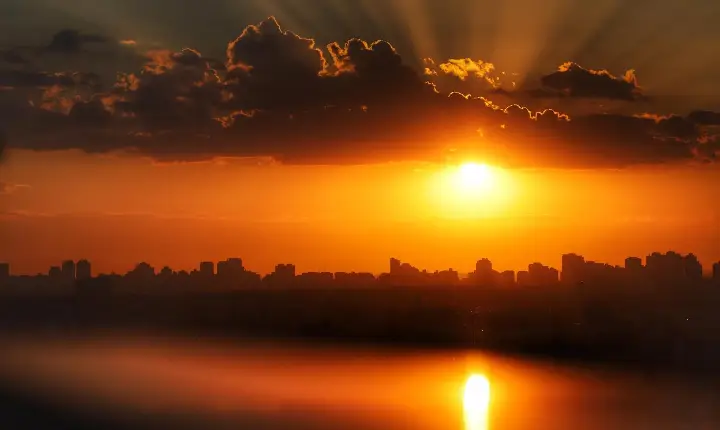 Fim de semana segue com calorão e pancadas de chuva no Paraná, prevê Simepar