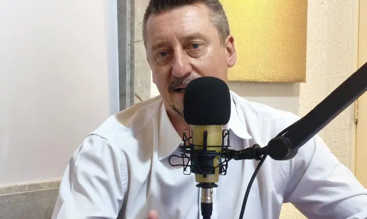 Gerente do Sicoob, Evandro Cecatto, destaca poupança premiada, crédito acessível e expansão do agro em São Jorge D’Oeste