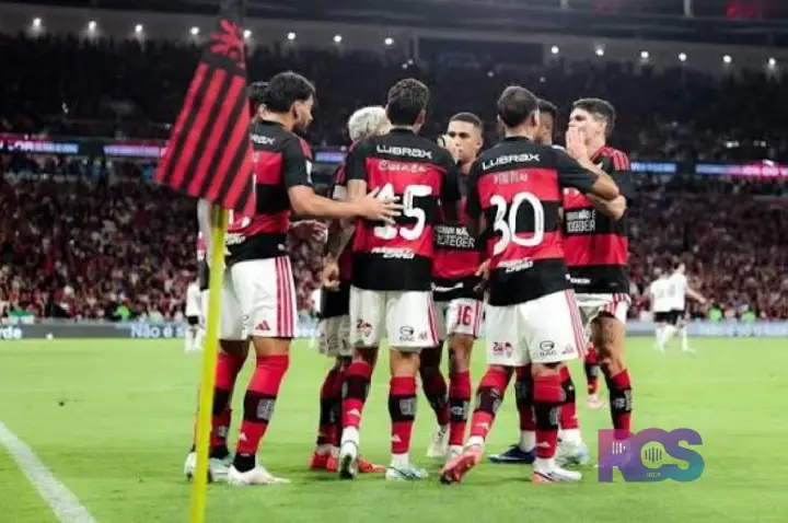 Gol nos acréscimos assegura Flamengo na liderança do Brasileirão