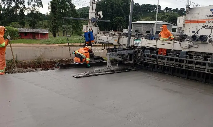 Governo isenta de ICMS cimento para pavimentação e barateia obras no Paraná