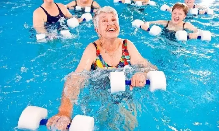 Hidroginástica para a terceira idade: movimento, saúde e alegria