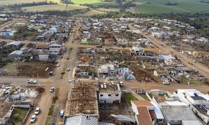 Laudo técnico final do Simepar eleva classificação de tornados que atingiram 11 cidades do Paraná