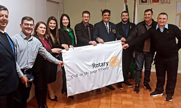 Rotary de São Jorge D'Oeste celebra visita do governador distrital com admissão de novos associados