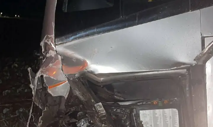 Ônibus com universitários de Quedas do Iguaçu se envolve em acidente na volta de Cascavel