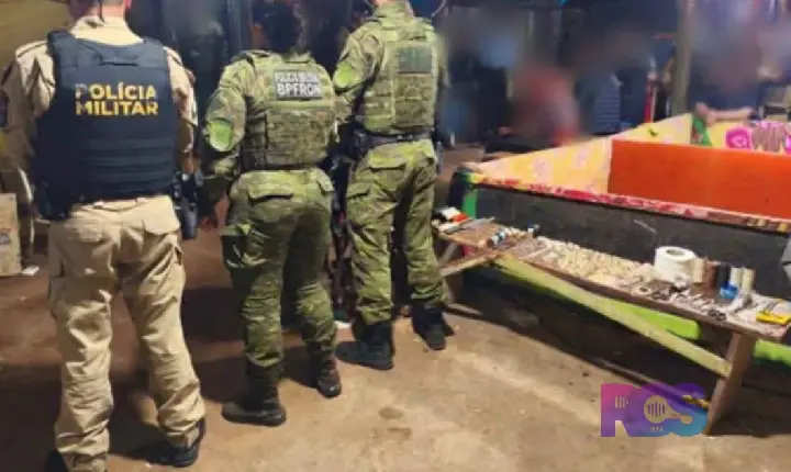 Operação policial interrompe rinha de galos e identifica 32 pessoas em Ampére