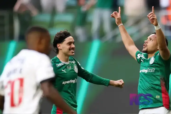 Palmeiras goleia Vasco e volta a abrir frente no Brasileirão: 4 a 1