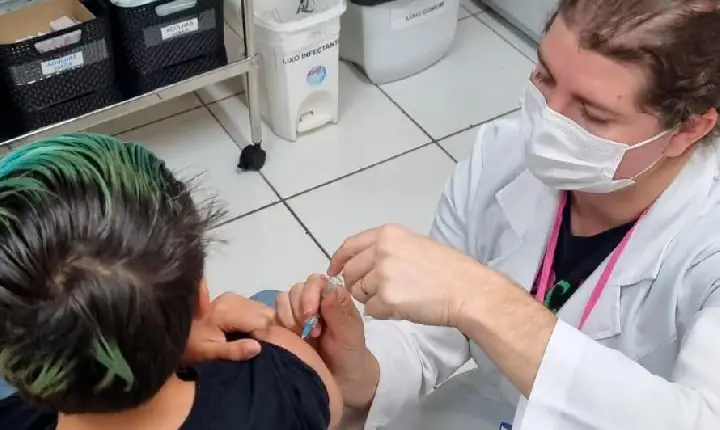 Paraná reforça alerta contra sarampo e orienta viajantes sobre vacinação e prevenção