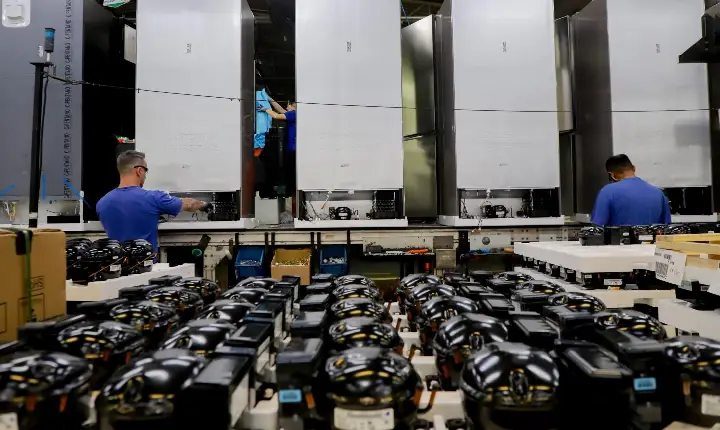 Paraná registra 3º maior saldo de empregos do Brasil de janeiro a outubro de 2025