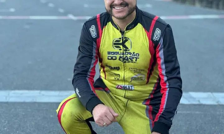 Piloto de Coronel Vivida vai representar o Brasil no Mundial de Kart na Alemanha