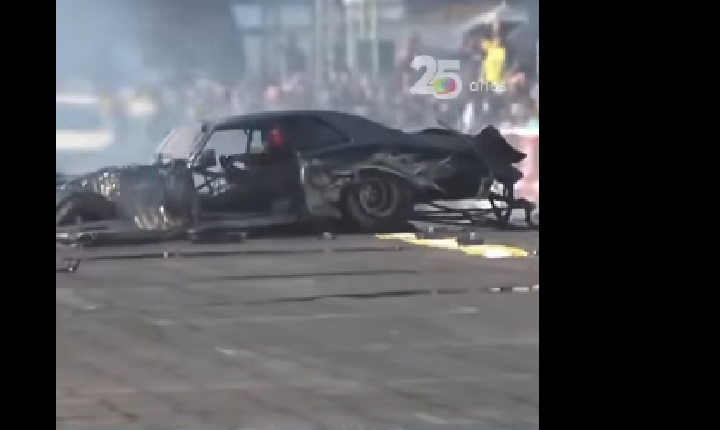 Piloto paranaense sai ileso após acidente impressionante em prova de arrancada no RS