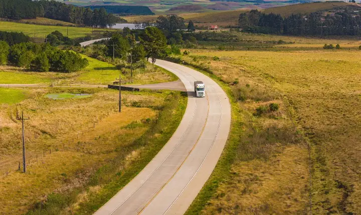 Pista de concreto: estudo aponta Paraná como referência nacional na contratação de obras