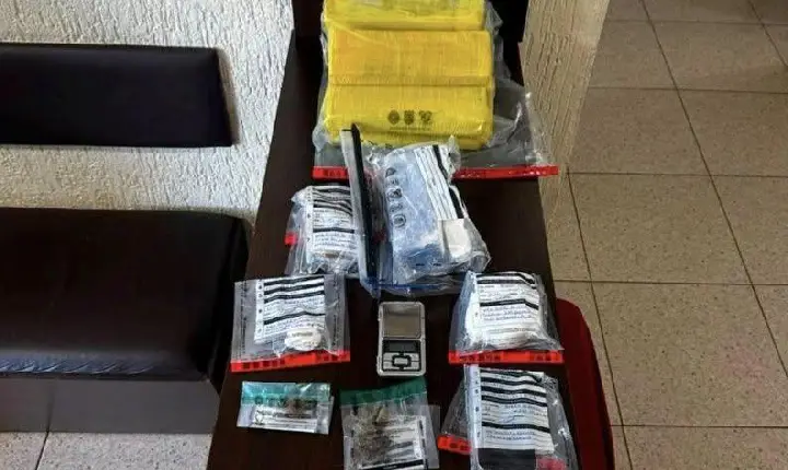 Polícia Militar apreende mais de 8 quilos de drogas e prende três adultos em operação contra o tráfico em Pato Branco