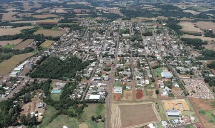 Prefeito e vice de São Jorge D’Oeste fazem balanço de seis meses de gestão e anunciam investimentos milionários