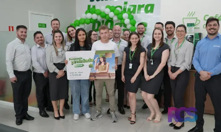 Prêmios em dinheiro do Sicredi saem para moradores de Itapejara d'Oeste e Dois Vizinhos