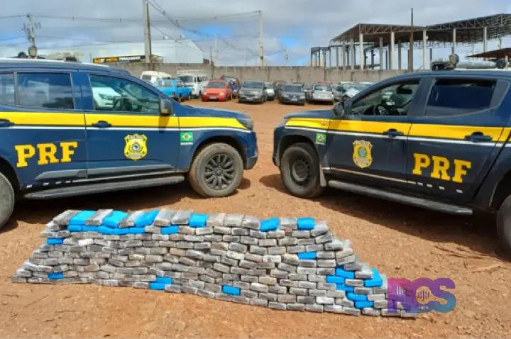 PRF apreende 240 kg de cocaína escondidos em pneus de caminhão no Paraná