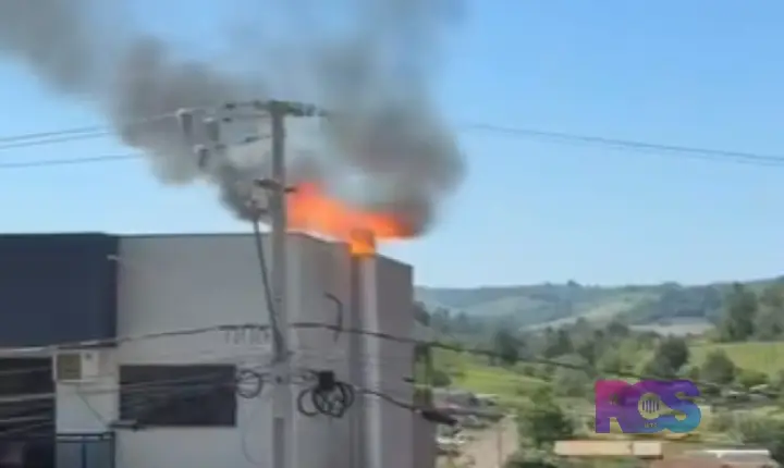 Princípio de incêndio em exaustor de restaurante causa susto durante horário de almoço em São Jorge D’Oeste