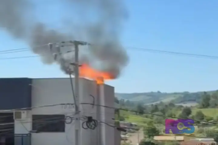 Princípio de incêndio em exaustor de restaurante causa susto durante horário de almoço em São Jorge D’Oeste