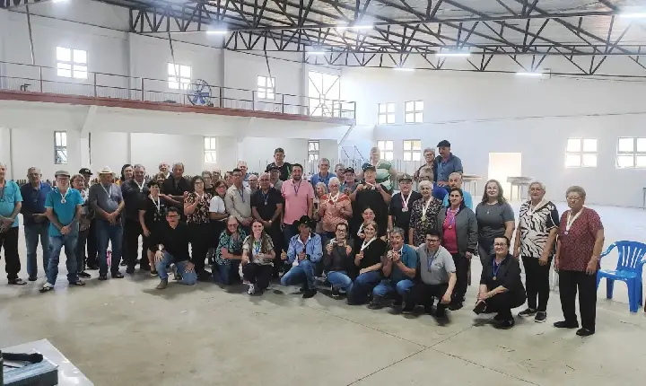 São Jorge D’Oeste encerra campeonatos de canastra, dominó e sinuca da terceira idade