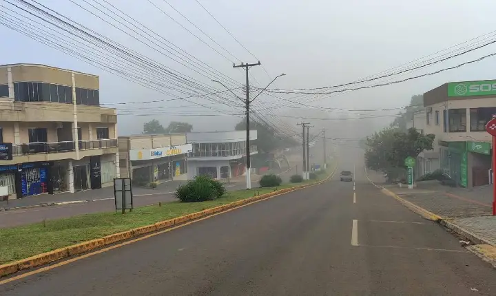 São Jorge D’Oeste tem manhã fria, sol firme e temperatura em elevação; dia deve terminar com céu limpo e máxima de 29°C