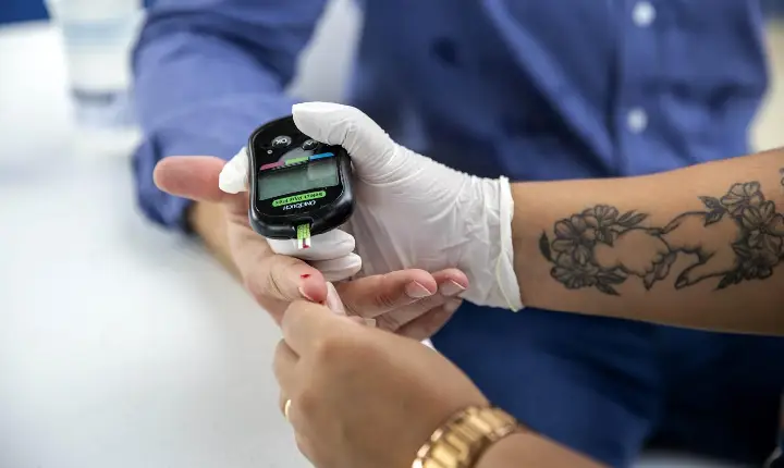 Secretaria da Saúde alerta para cuidados redobrados com o controle do diabetes no verão