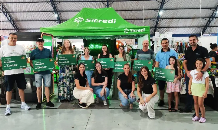 Sicredi realiza entrega simbólica de premiações a associados durante a Feira do Empreendedor – Liquida São Jorge