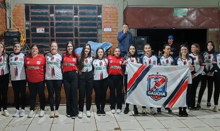 Sociedade Esportiva Linha Gaúcha apresenta novo uniforme da equipe feminina e reforça compromisso com o esporte de base