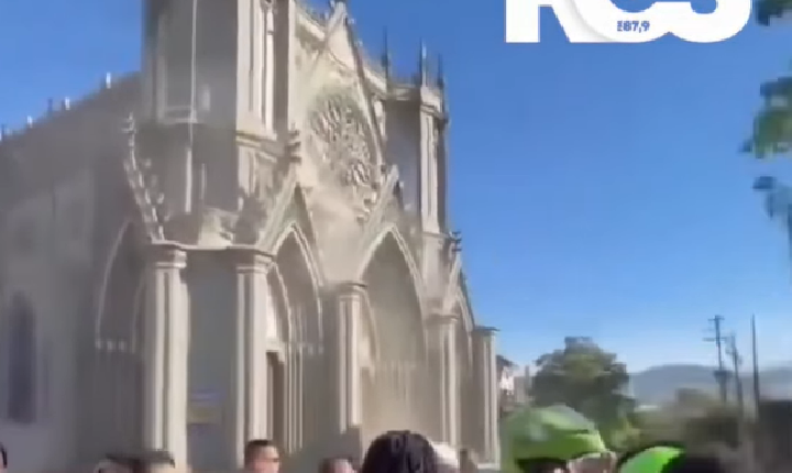 Terremoto de magnitude 7,4 deixa rastro de destruição na Colômbia; vídeo mostra danos em catedral