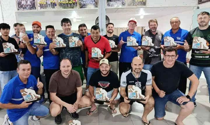Time do Bordim conquista título do 1º Campeonato Municipal de Bocha Carpe em São Jorge D’Oeste