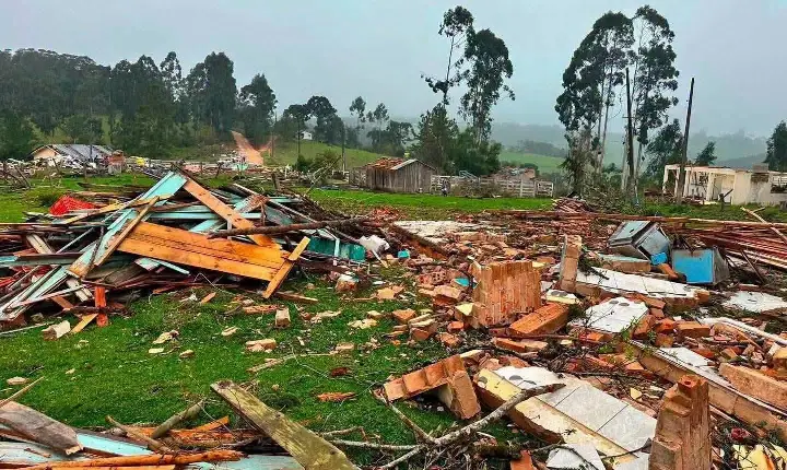 TORNADO CAUSOU R$ 10 MILHÕES EM PREJUÍZOS NA AGRICULTURA E PECUÁRIA DE PIRAÍ DO SUL